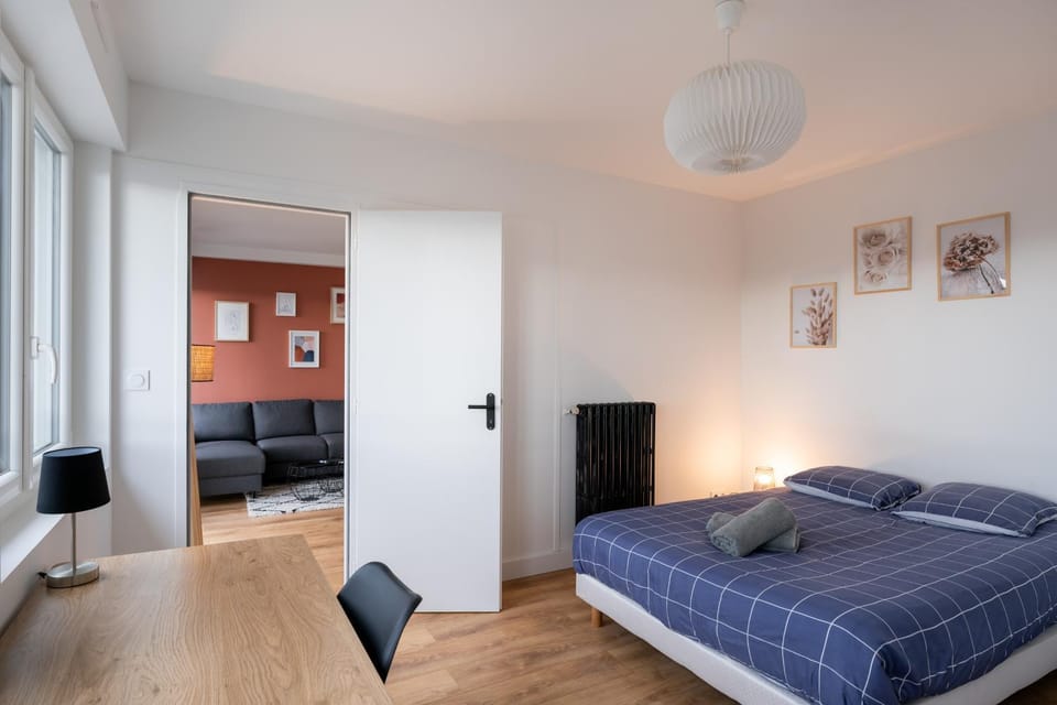 Bed, Bedroom