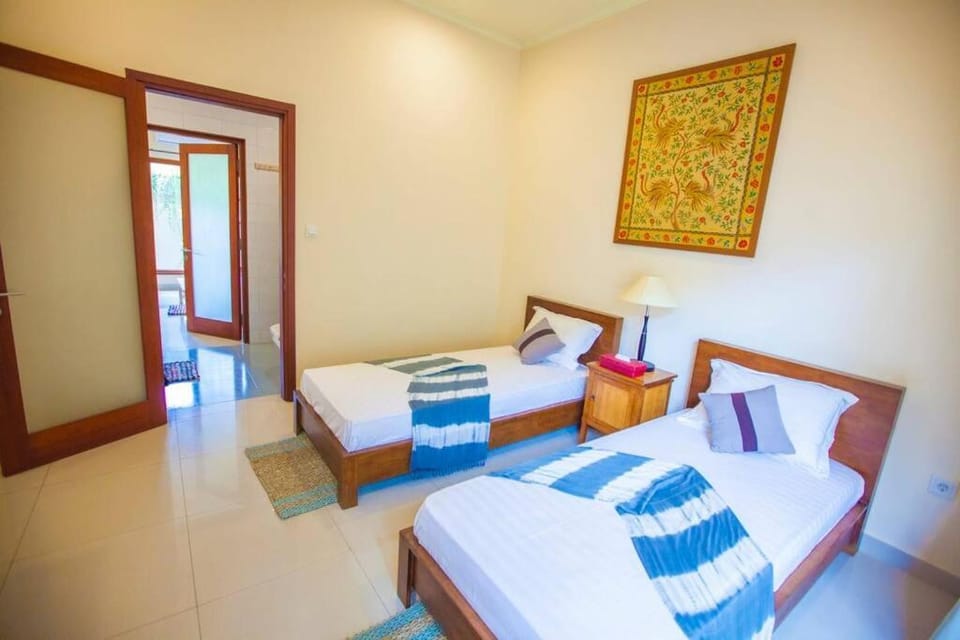 Vibrant Getaway in Seminyak: Villa Buyaya Villa in North Kuta