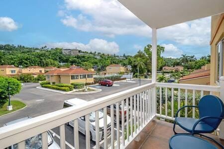 Hospitality Expert CPA3 Pool Beach Hip Strip Apartment in Montego Bay