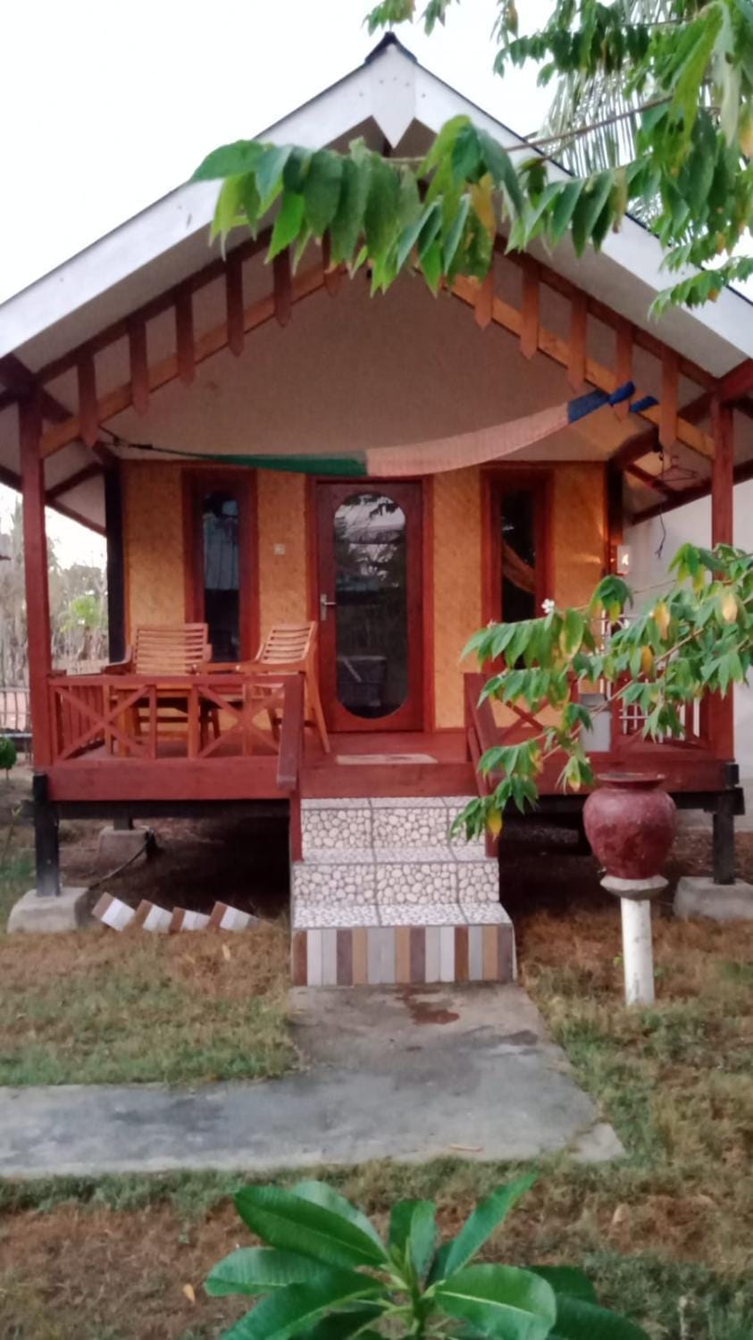 Why Not Bar And Bungalows #2 Hotel in Pemenang
