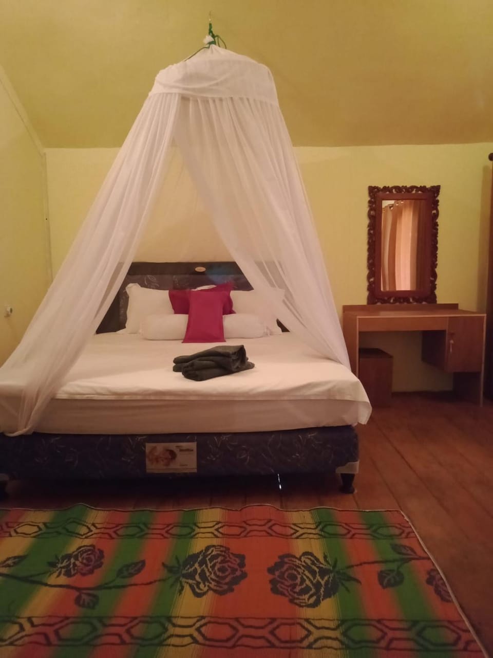 Why Not Bar And Bungalows #2 Hotel in Pemenang
