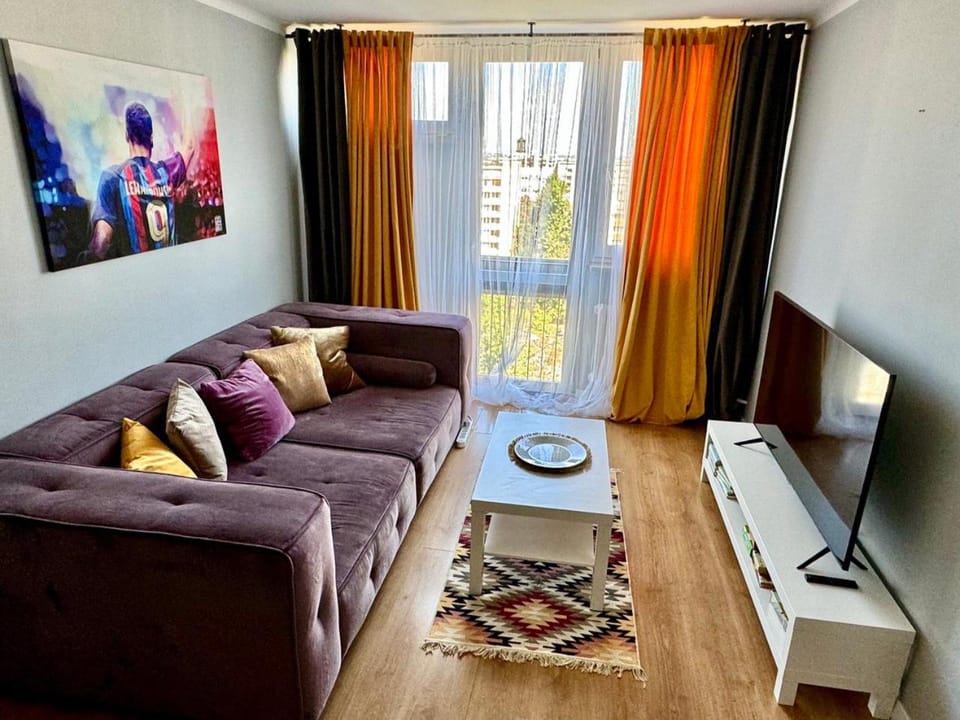 TV and multimedia, Living room, Decorative detail
