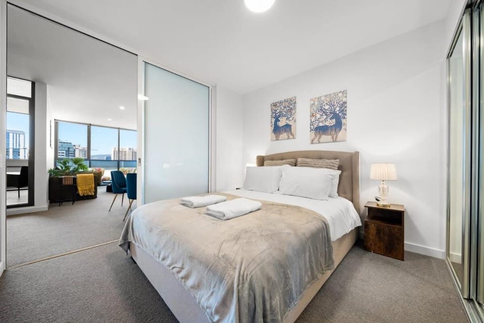 Pure Luxury Modern CBD 1BR Apt ChinaTown Carpark Apartment in Adelaide