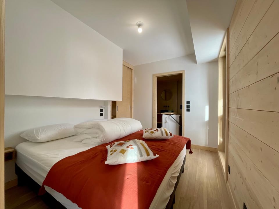 Bathroom, Bedroom