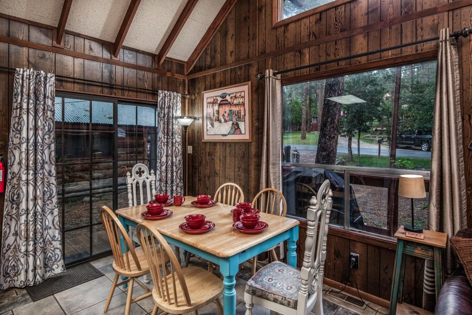View (from property/room), Seating area, Dining area, furniture