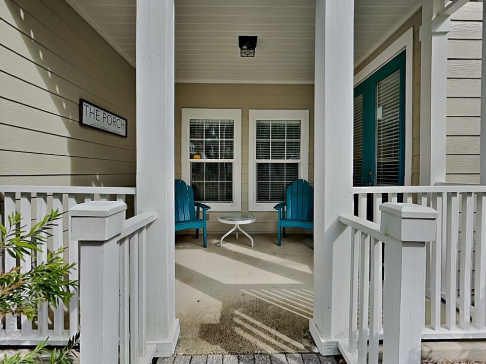 Patio, Facade/entrance, Seating area