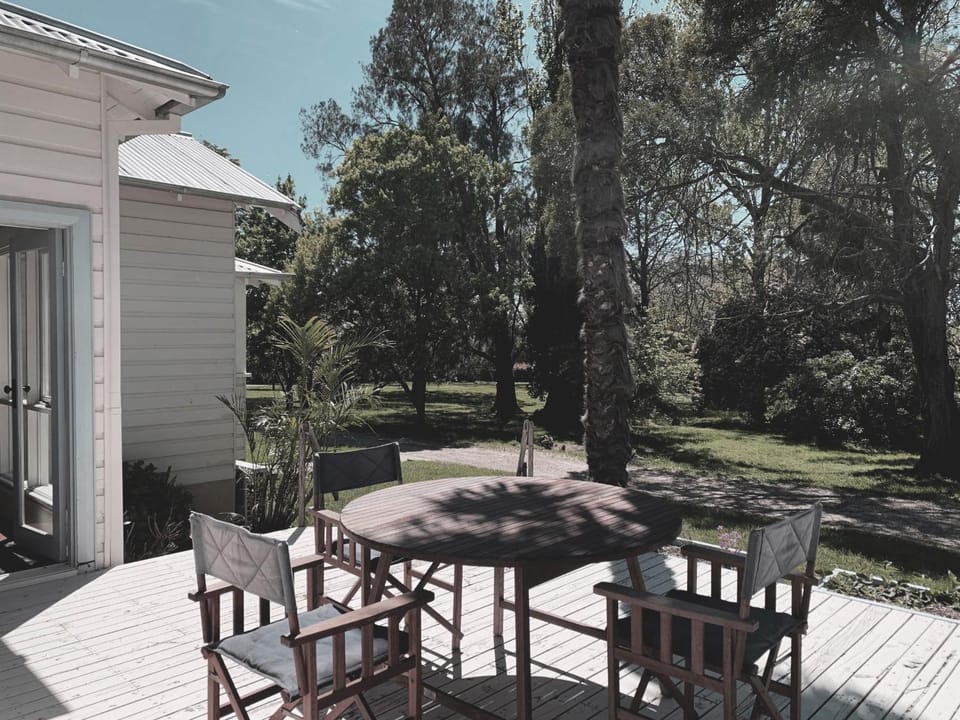 The Avenue Anahdale - Hidden 2.7 Acre Estate in town House in Blayney
