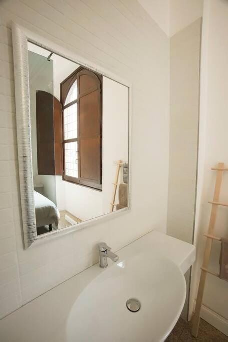 Bathroom, towels