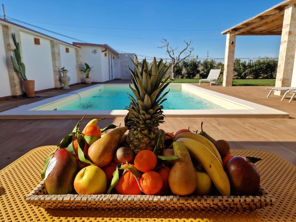 Day, Food and drinks, Food, Pool view, Swimming pool