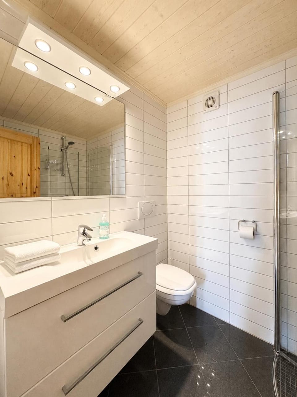 Shower, Bathroom, washing machine