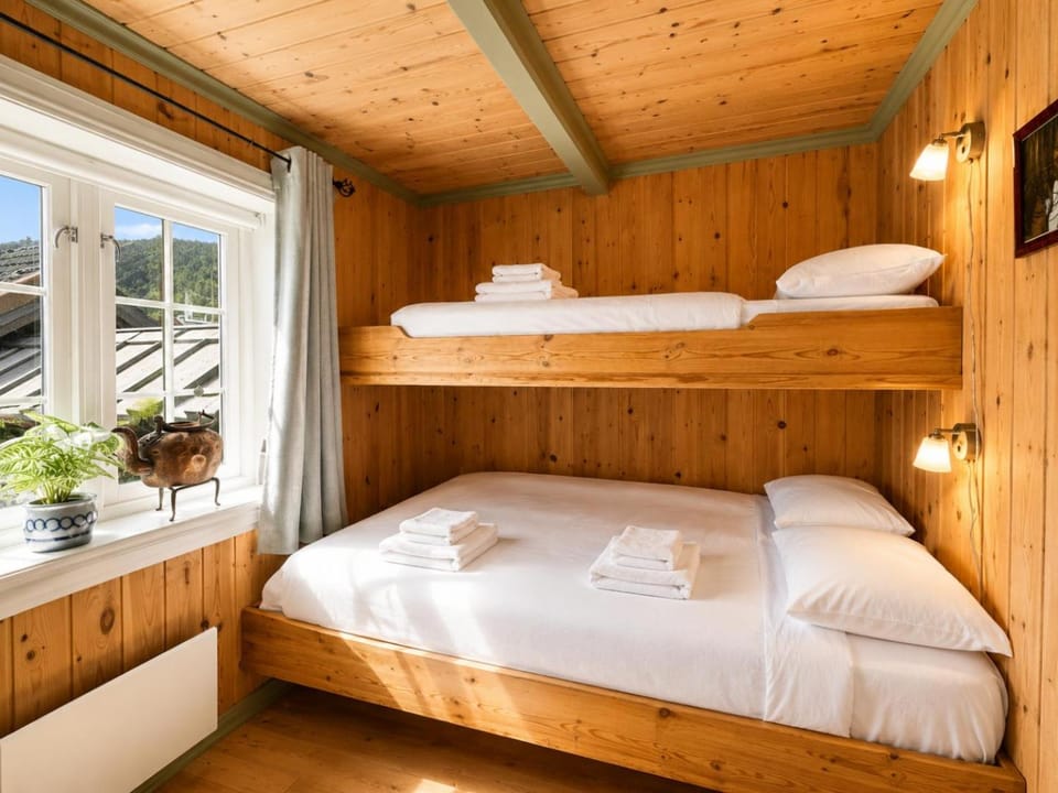 Bed, Bedroom, bunk bed, wardrobe