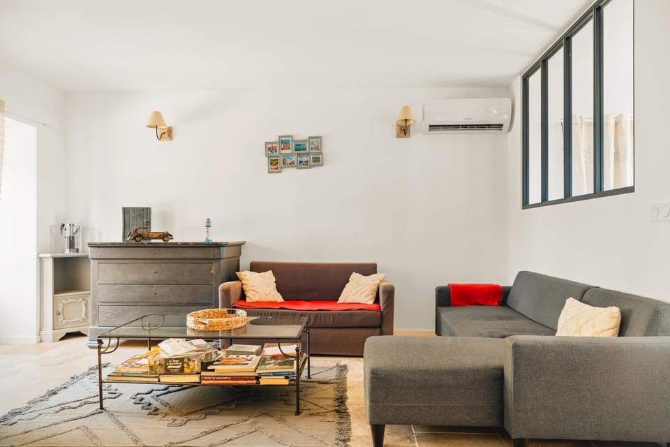 Property building, Living room