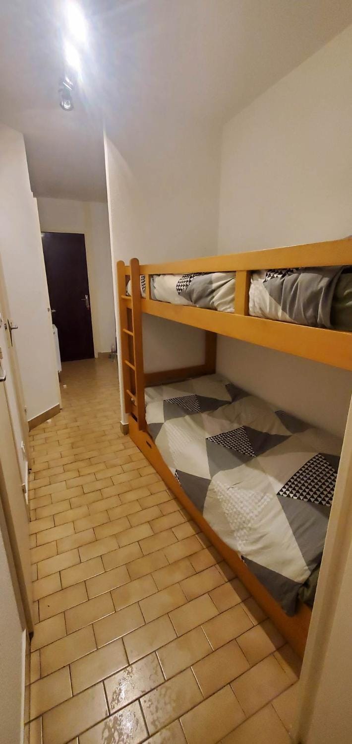 bunk bed