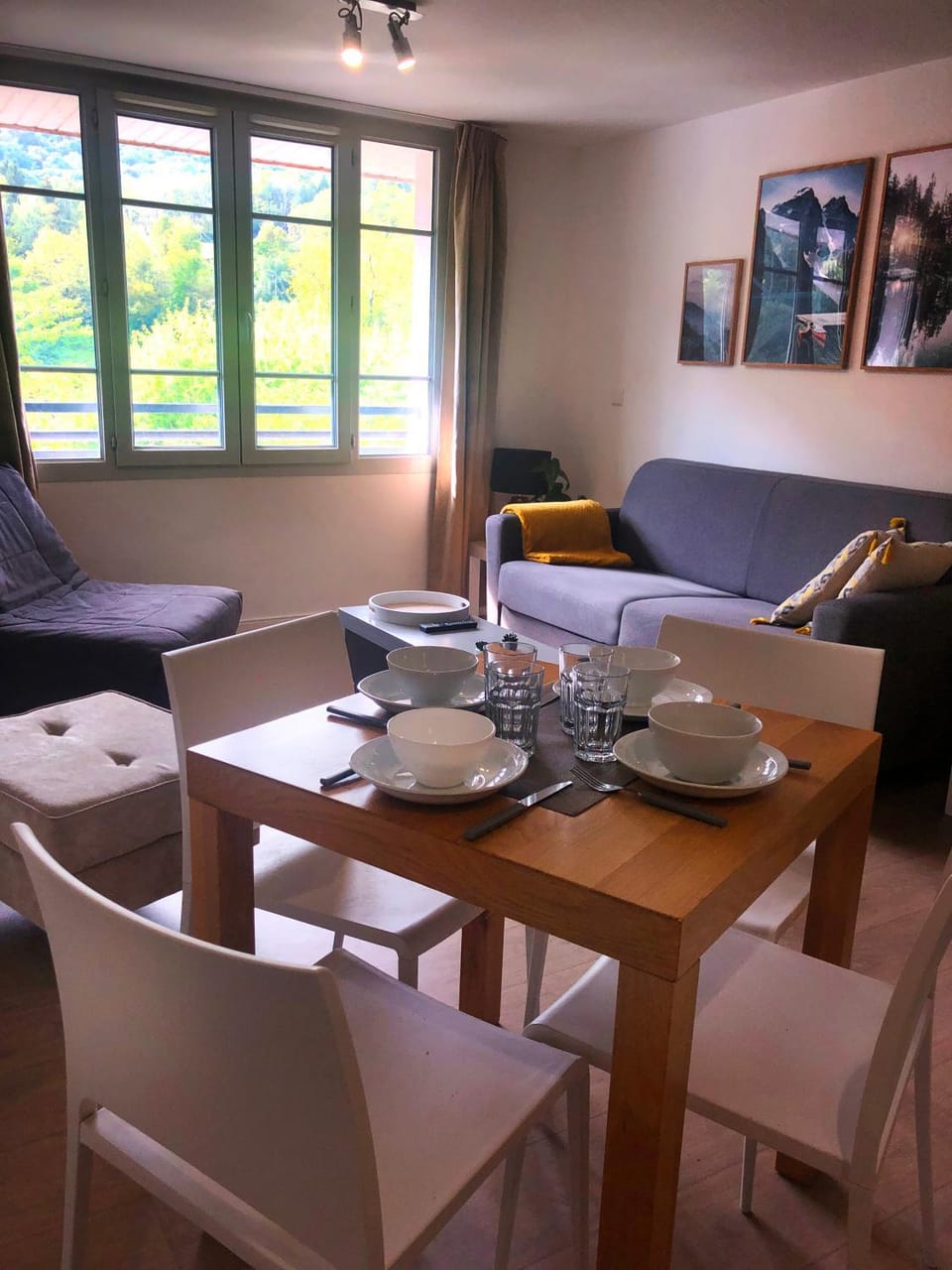 Seating area, Dining area