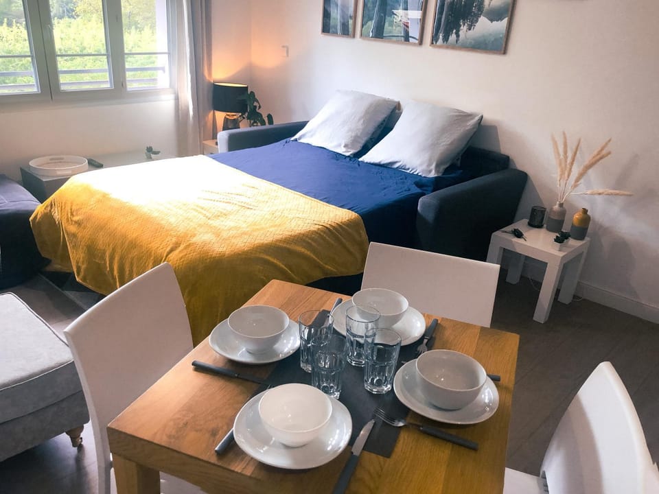 Bed, Living room, Dining area