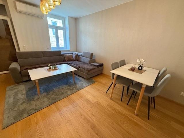 New Central Apartments Westbahnhof Apartment in Vienna