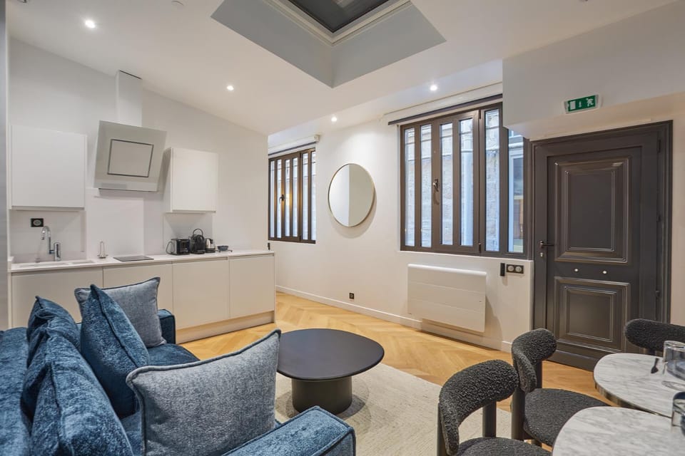 Apartment Saint Germain des Prés by Studio prestige Apartment in Paris