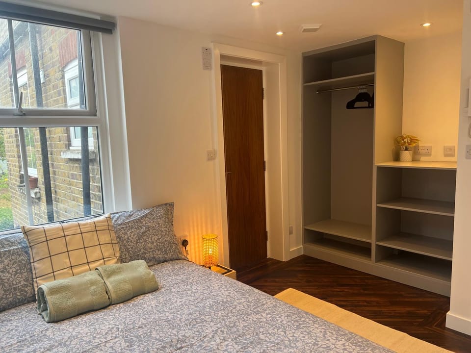Bed, Bedroom, wardrobe