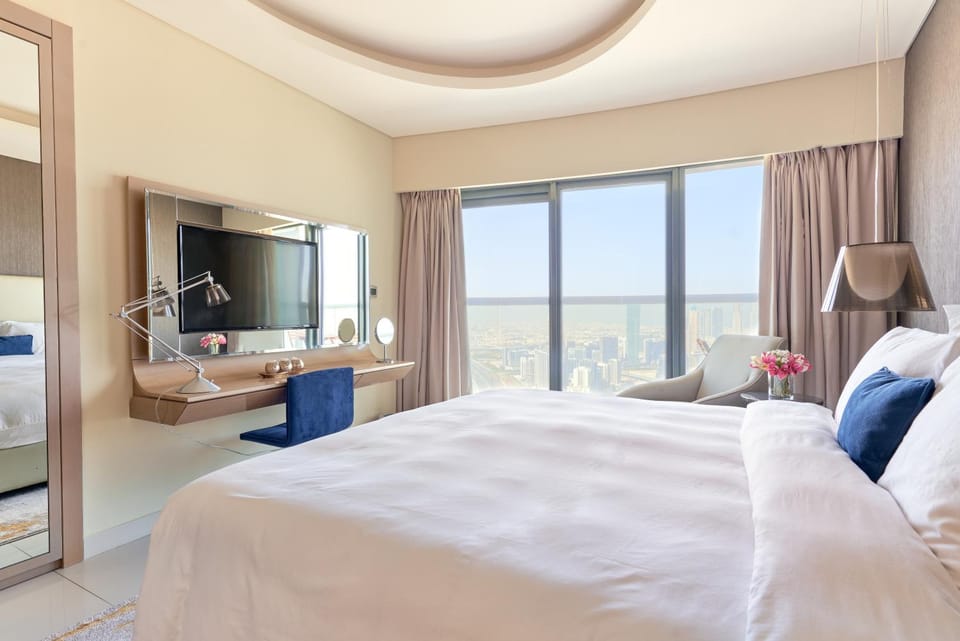 Bed, TV and multimedia, Bedroom