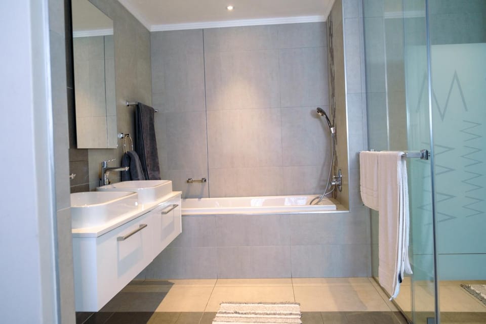 Shower, Bathroom, Bath, towels