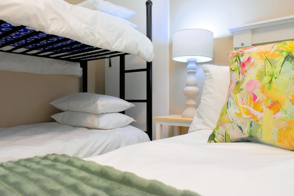 Bed, bunk bed
