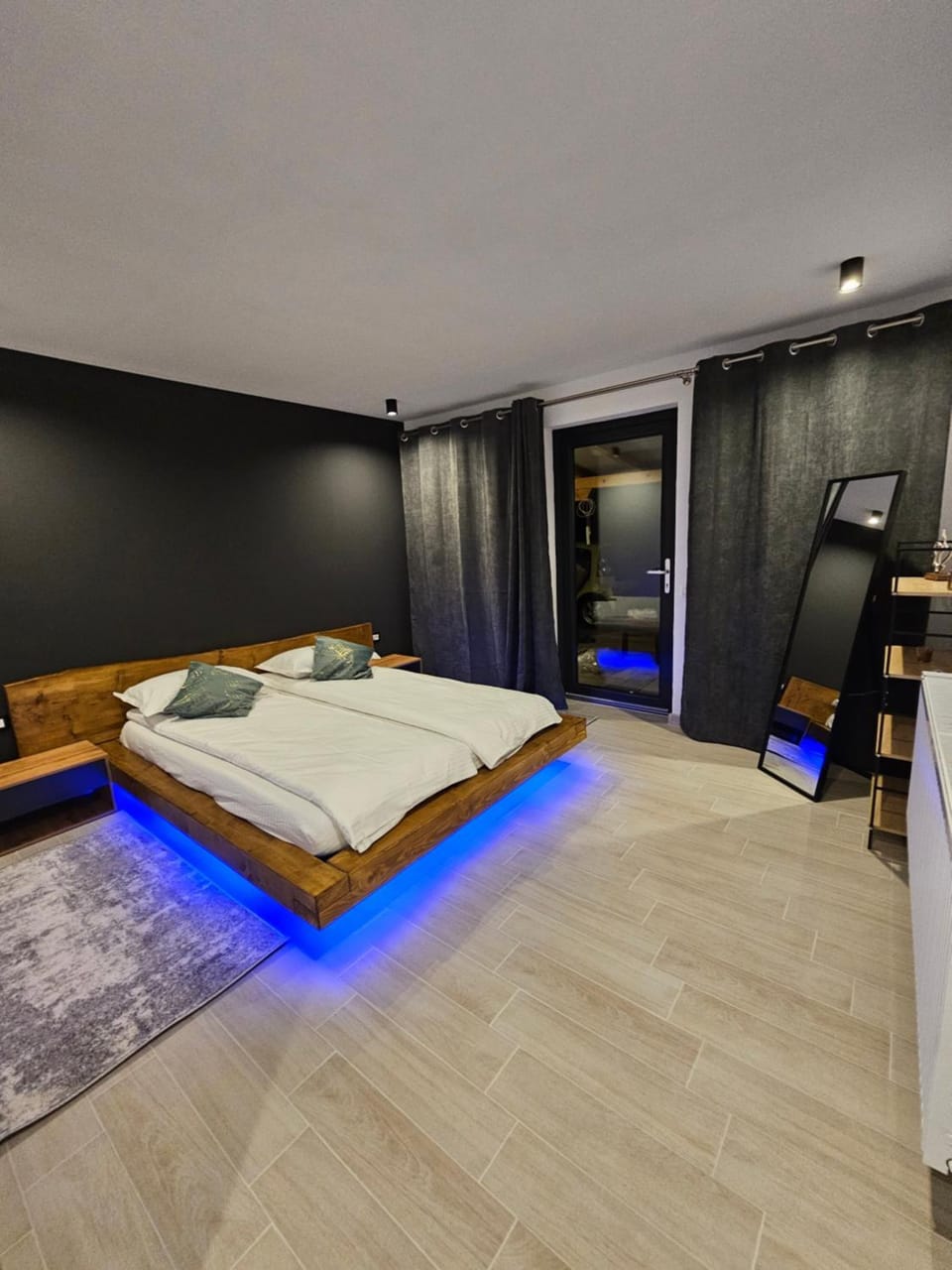Pensiunea Crăișorul Muntelui Bed and Breakfast in Brașov County