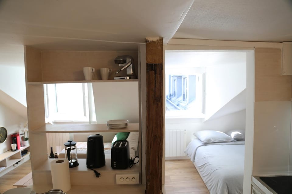 Bed, Living room, Photo of the whole room, Bedroom