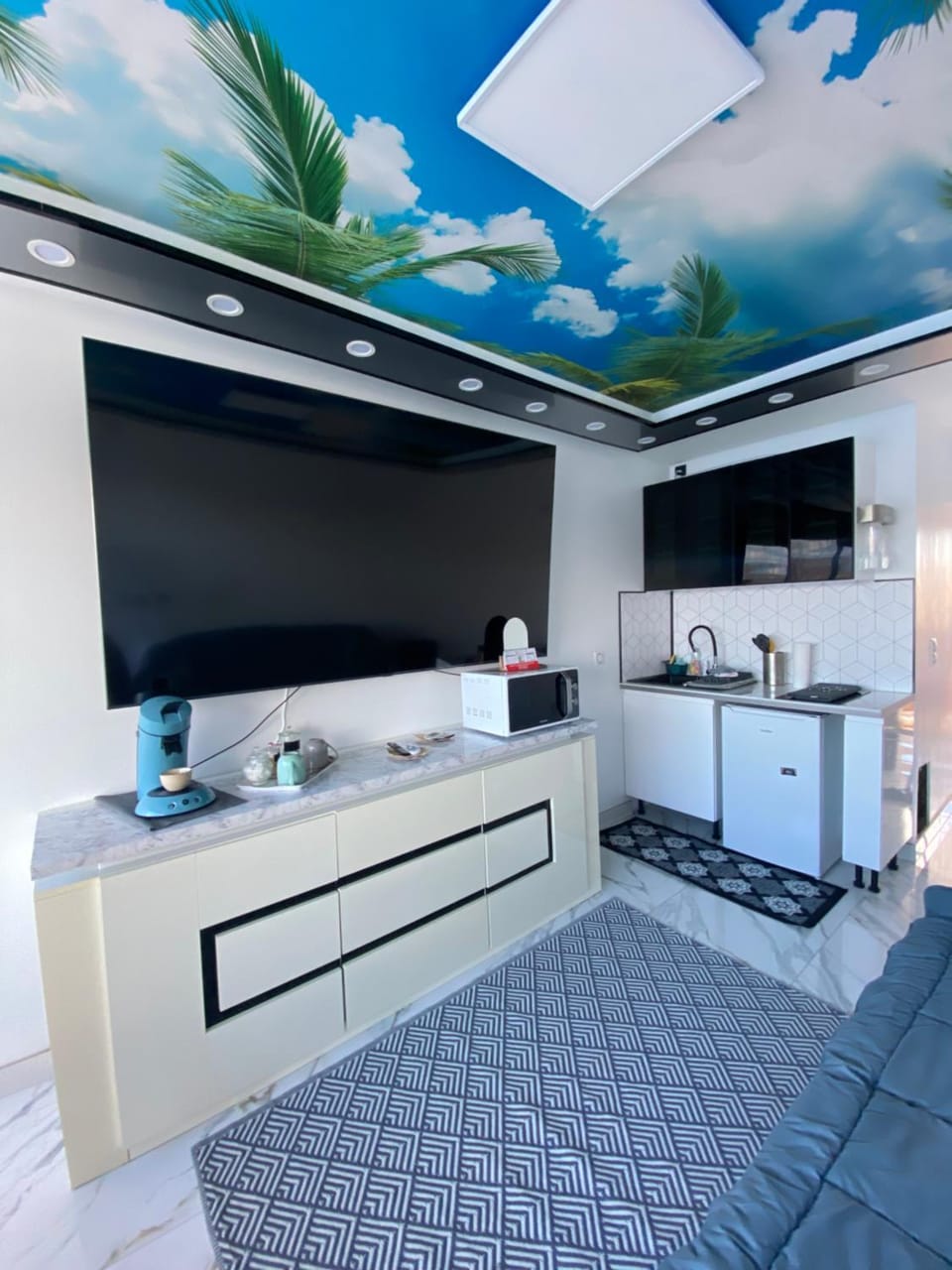 TV and multimedia, Kitchen or kitchenette, minibar