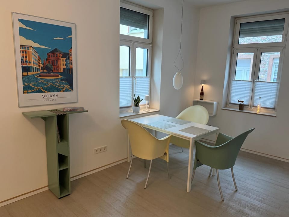 Photo of the whole room, Dining area