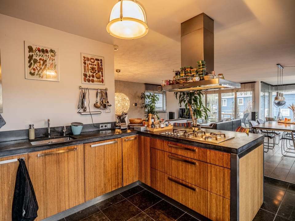 NOVA Houseboat DELUXE Free Bikes Villa in Amsterdam