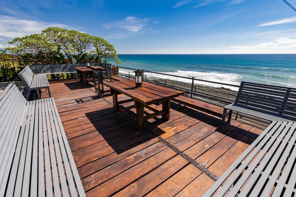 Communal lounge/ TV room, Balcony/Terrace, Sea view