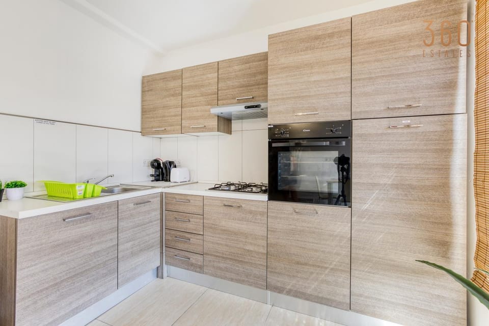 Kitchen or kitchenette, minibar, pet friendly, stove