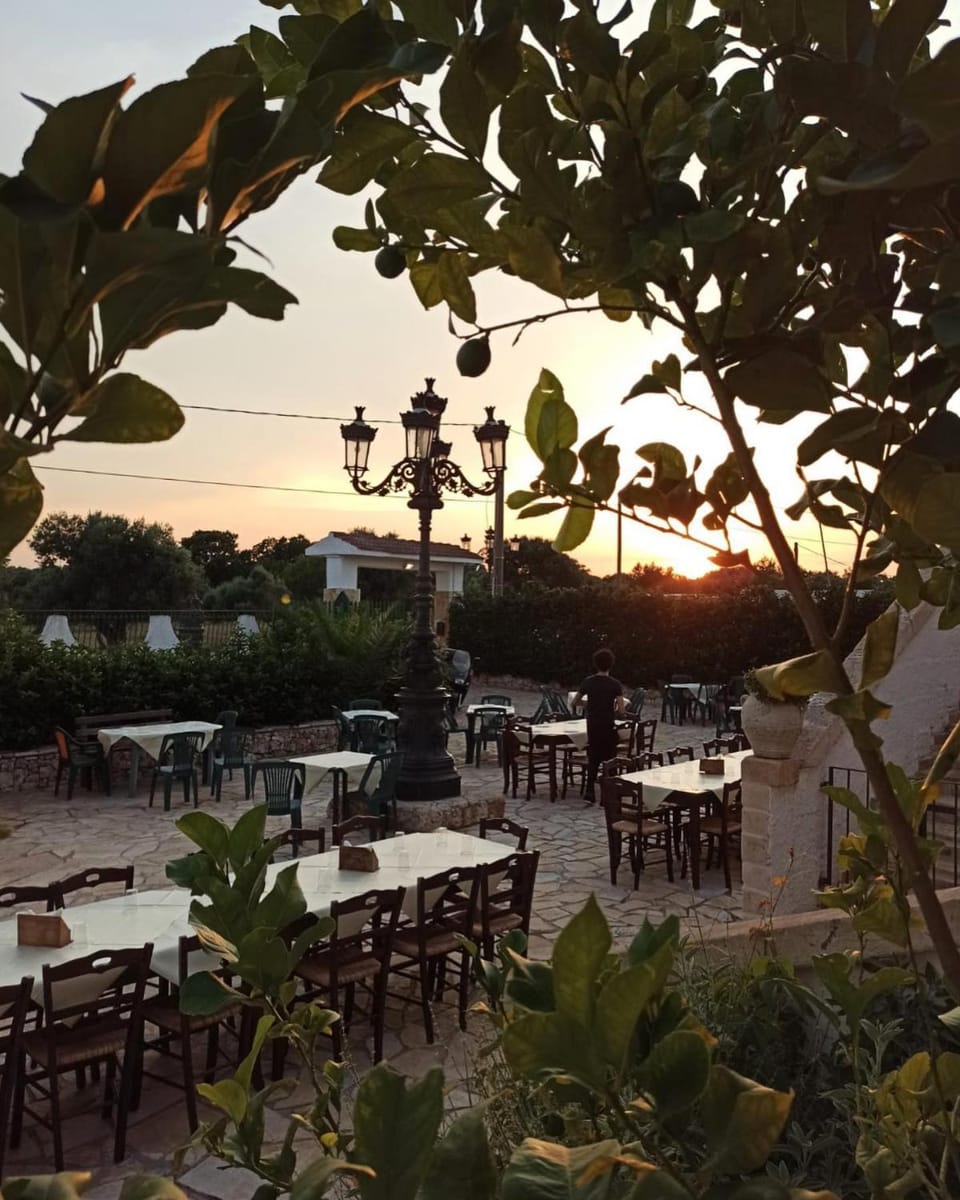 Restaurant/places to eat, Natural landscape, Garden view, Sunset