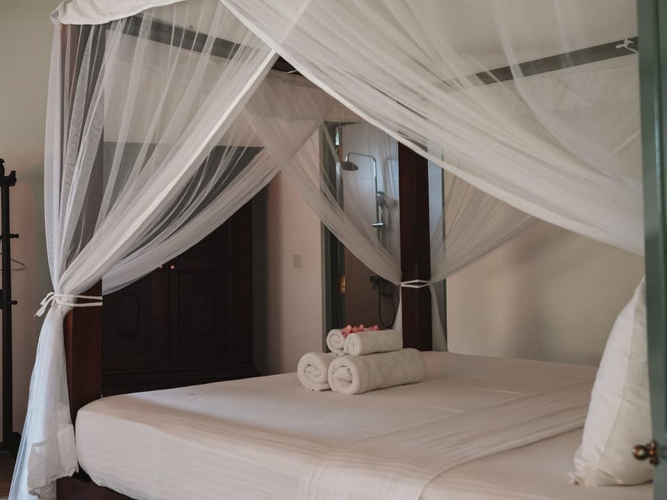Villa Kandupamula three bedroom & swimming pool Villa in Southern Province