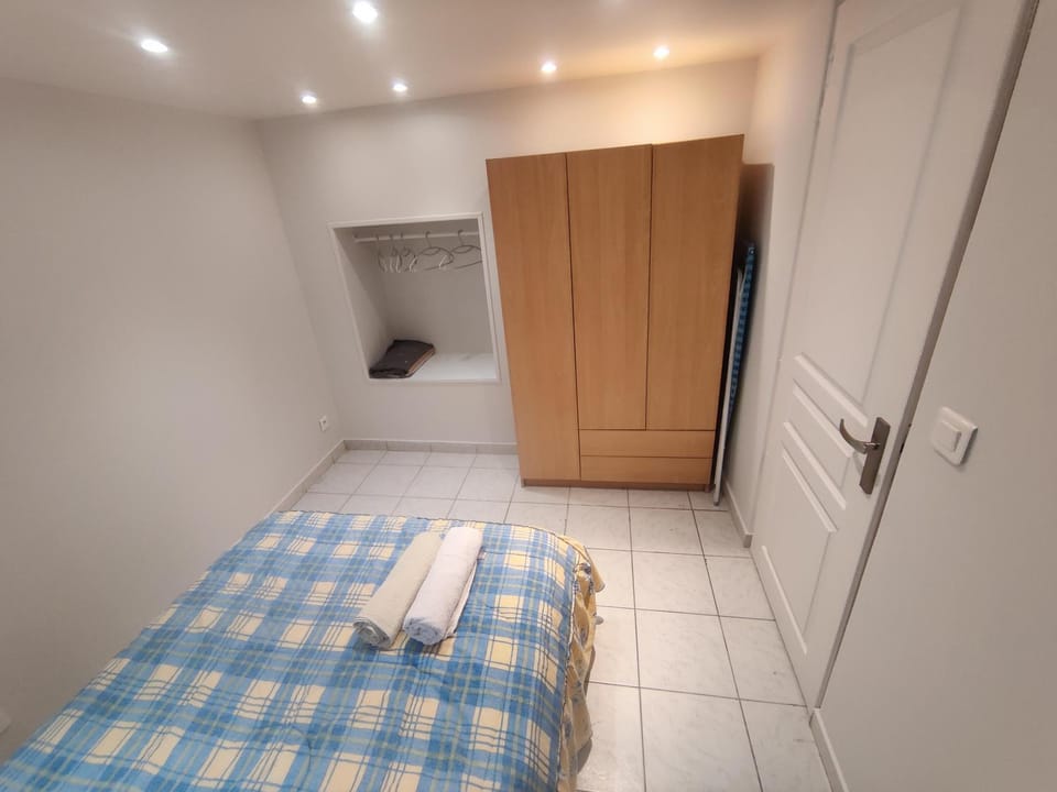 Bed, Bedroom, wardrobe