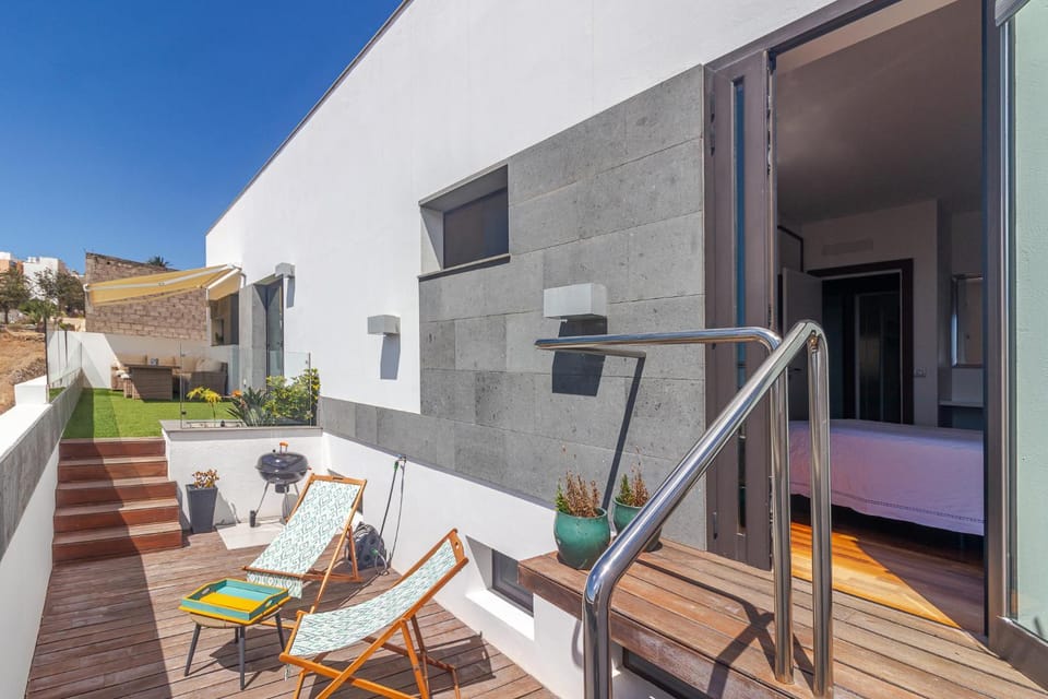 Patio, Day, BBQ facilities, View (from property/room), Seating area, sunbed