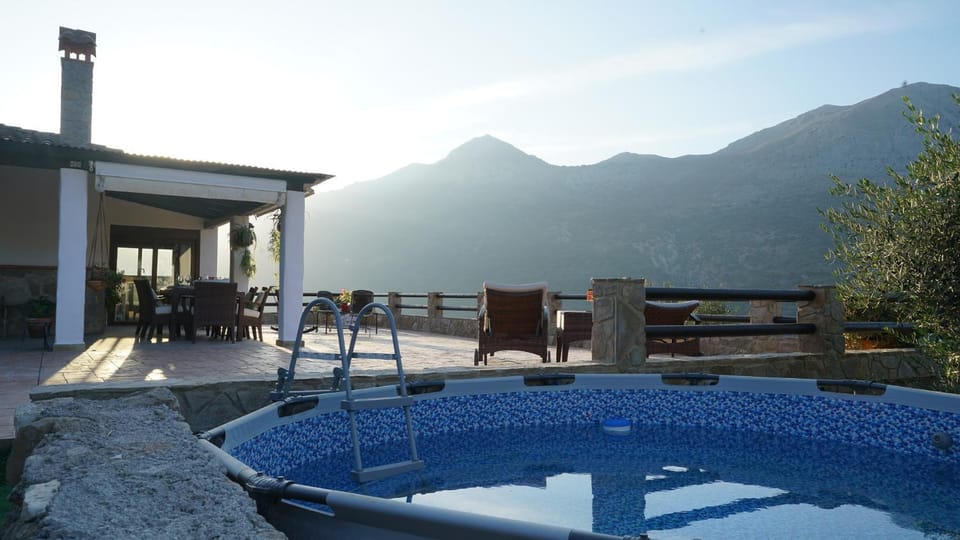 Balcony/Terrace, Swimming pool
