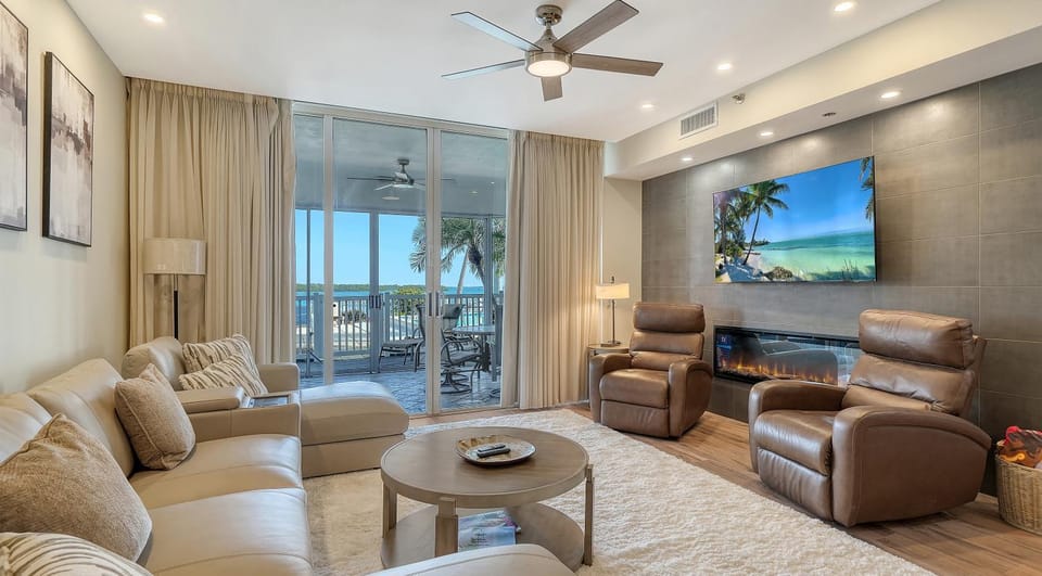 Waterfront, Spa/Pool, Private Paradise On LBK! Apartment in Longboat Key