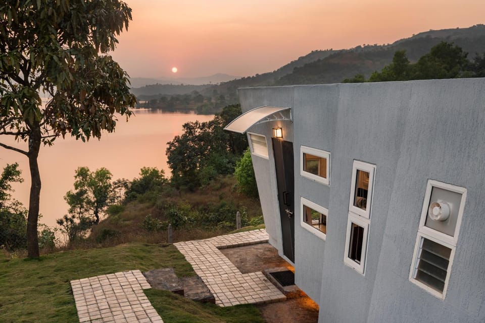 Property building, Natural landscape, Lake view, Mountain view, Sunset