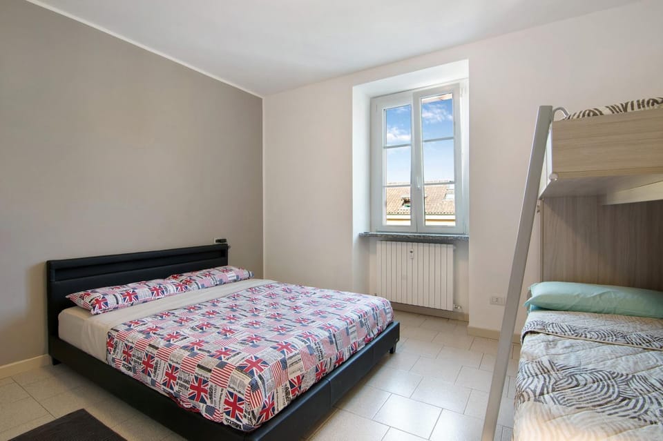 Property building, Living room, Bedroom