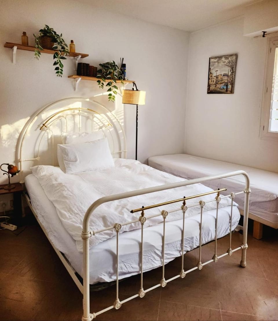 Cozy Garden Rooms Bed and Breakfast in Chevilly Larue