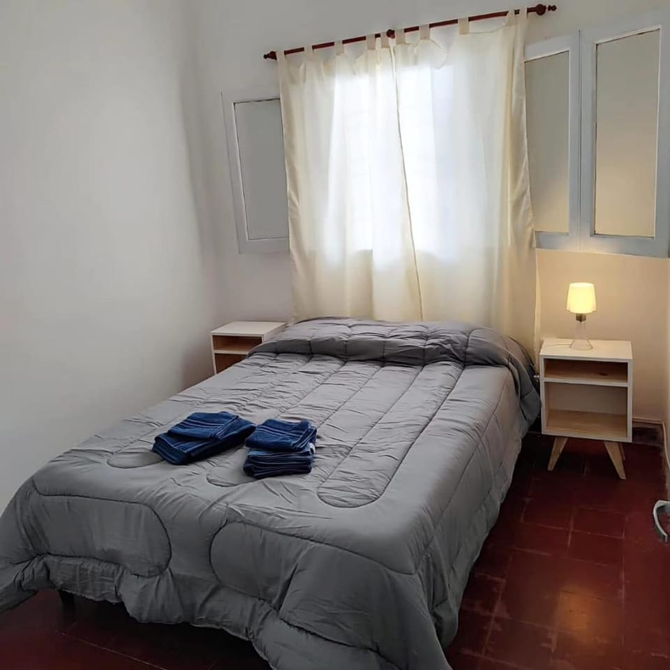 CASA PARA 4 PERSONAS, con asador y cochera House in Cordoba