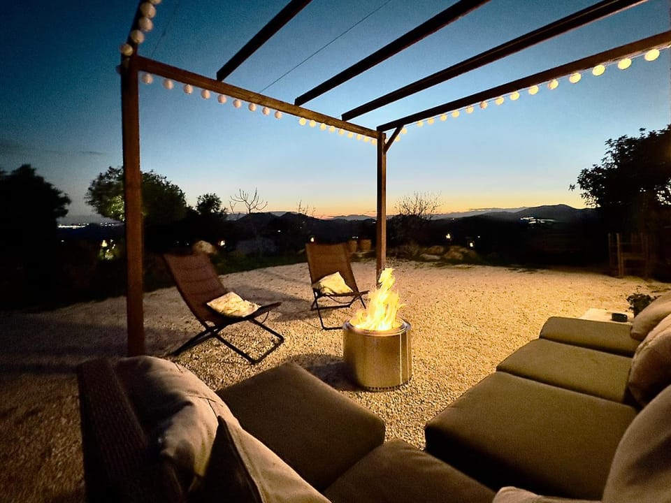 Garden, fireplace