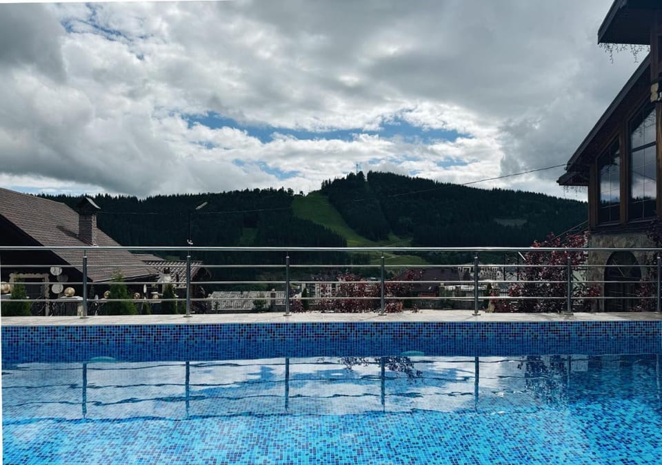 Mountain view, Swimming pool