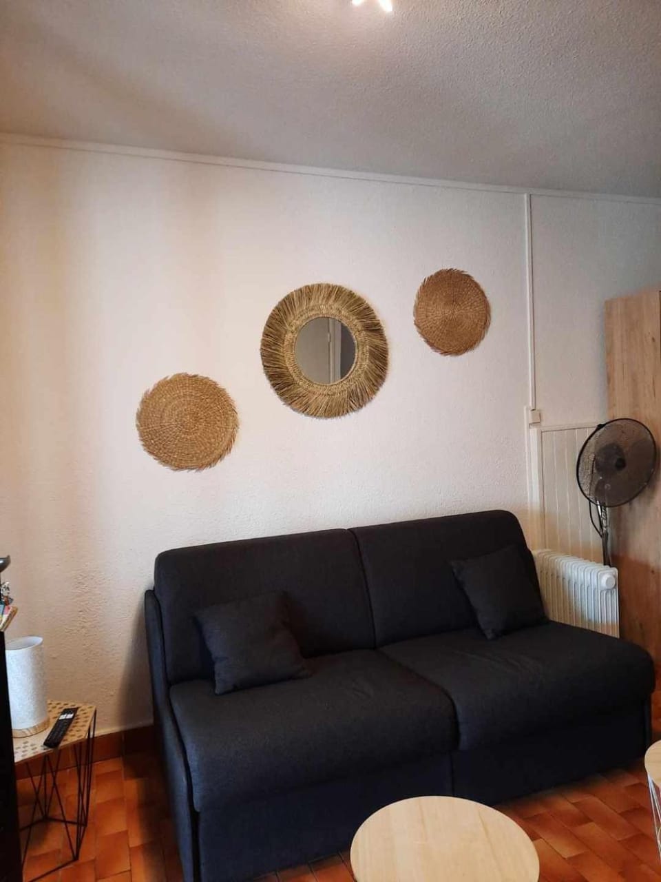 Bed, TV and multimedia, Living room, fireplace, washing machine