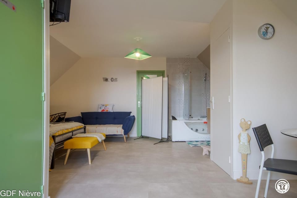 Les Volets Bleus Bed and Breakfast in Bourgogne-Franche-Comté