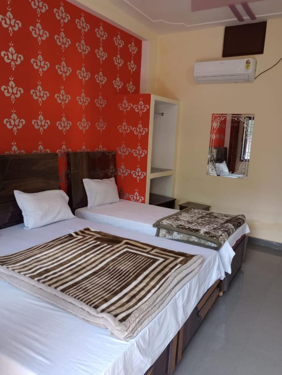 Sati tourist lodge Motel in Uttarakhand