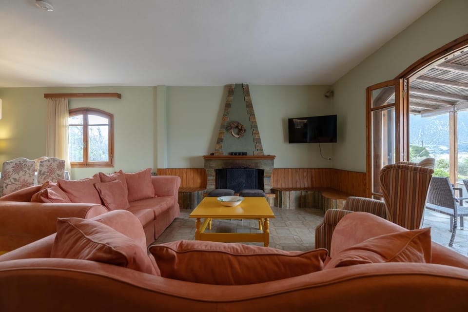 TV and multimedia, Living room, Seating area