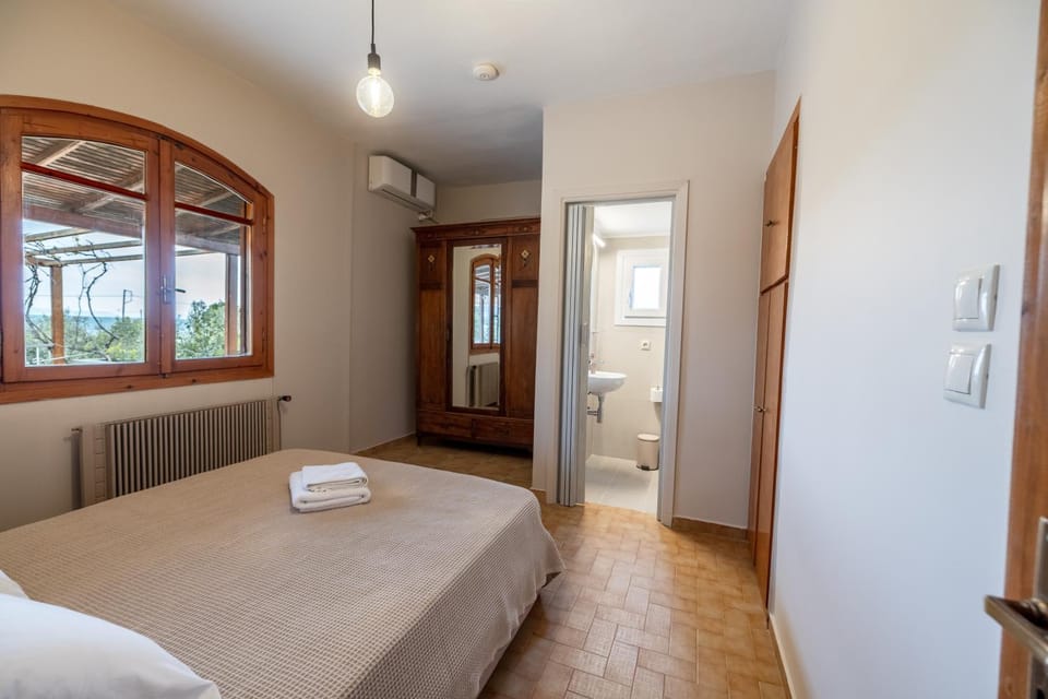 Bed, Bathroom, Bedroom, towels, wardrobe, air conditioner