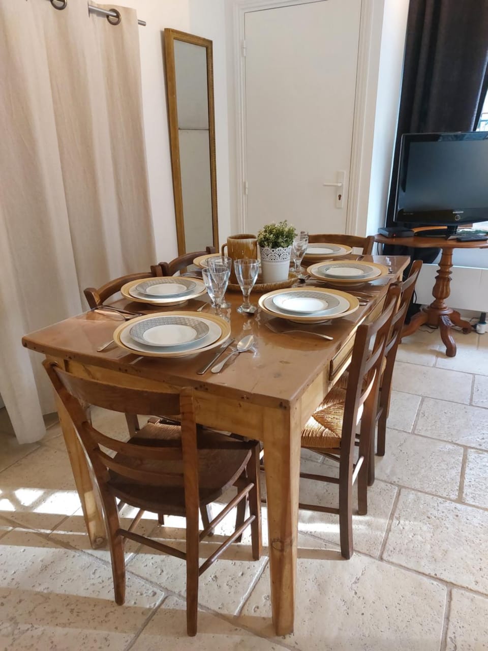 Chez Laurette - Charming apartment in historic village near Versailles Apartment in Île-de-France